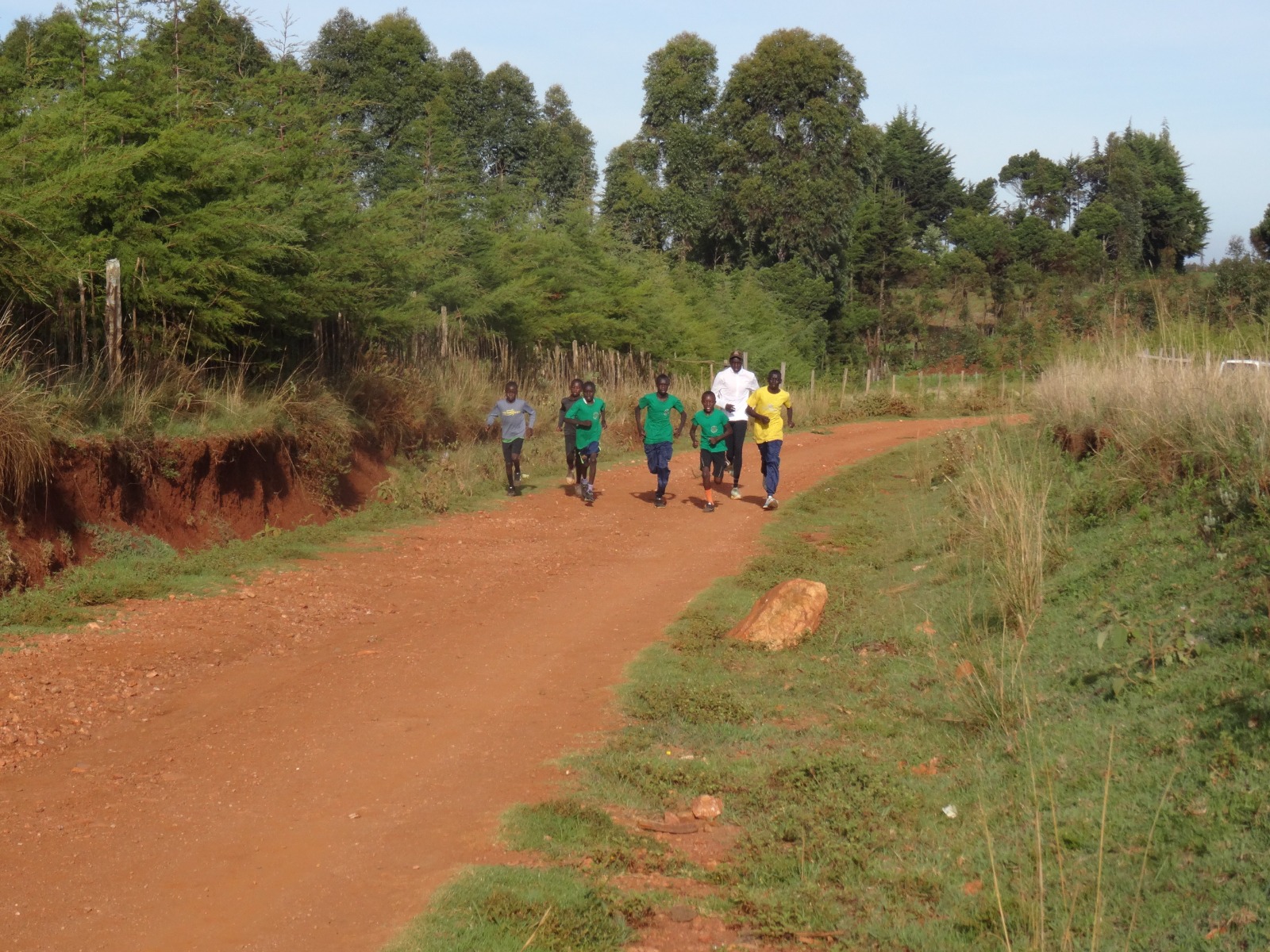 Running Kits Distributed to Upcoming Athletes